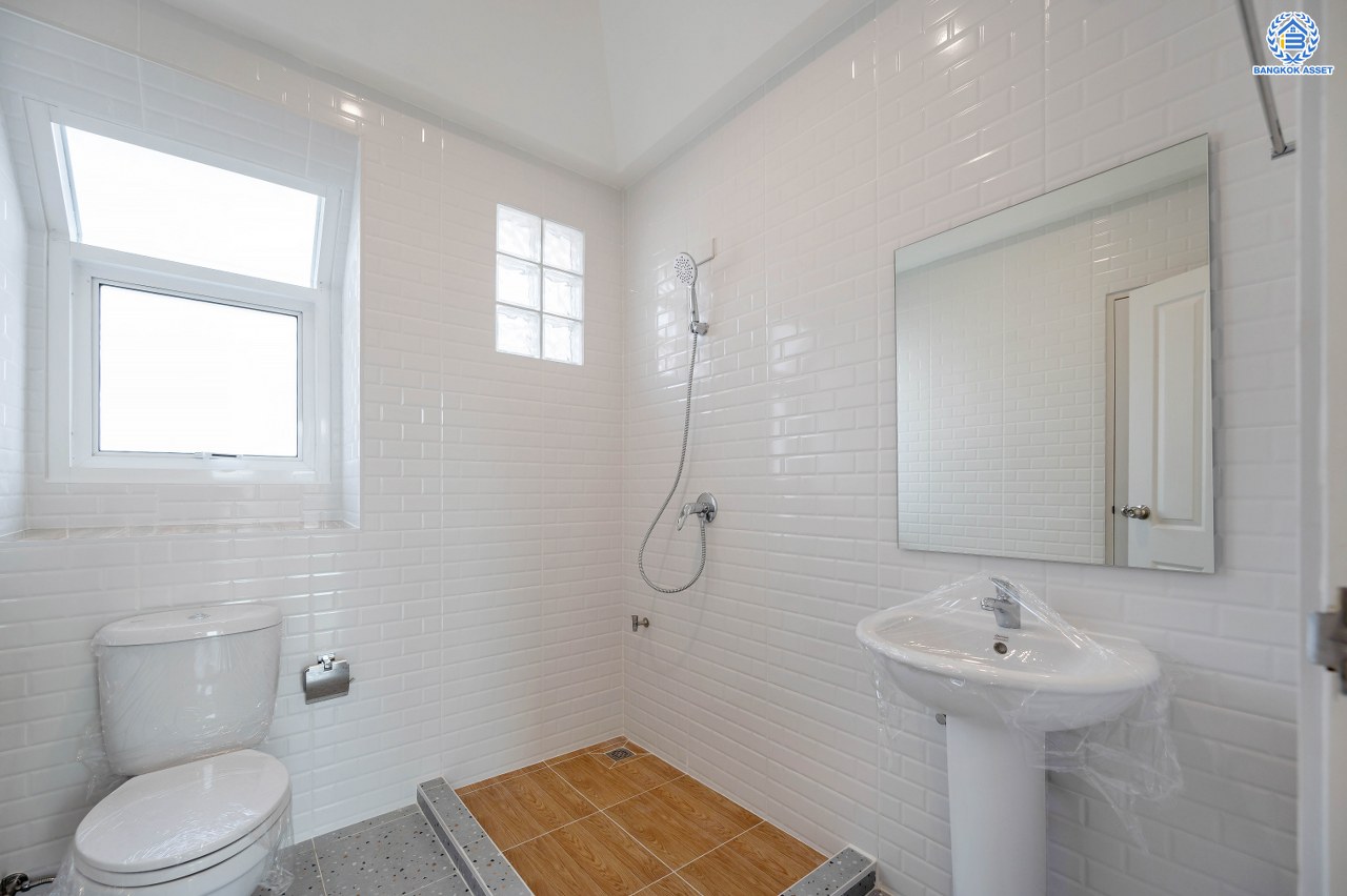 บ้านมือสองตกแต่งใหม่ โครงการ ชัยพฤกษ์ ติวานนท์-ราชพฤกษ์1 เนื้อที่ 56.3 ตร.ว. ฟังก์ชัน 3 ห้องนอน 2 ห้องน้ำ สภาพแวดล้อมดี บนทำเลศักยภาพ หน้าโครงการติดถนนใหญ่ เชื่อมต่อถนนราชพฤกษ์ ใกล้จุดขึ้นทางด่วน "ศรีสมาน" ใกล้ห้าง "เซ็นทรัล เวสต์เกต" และ "โรบินสัน ไลฟ์สไตล์ ศรีสมาน"...